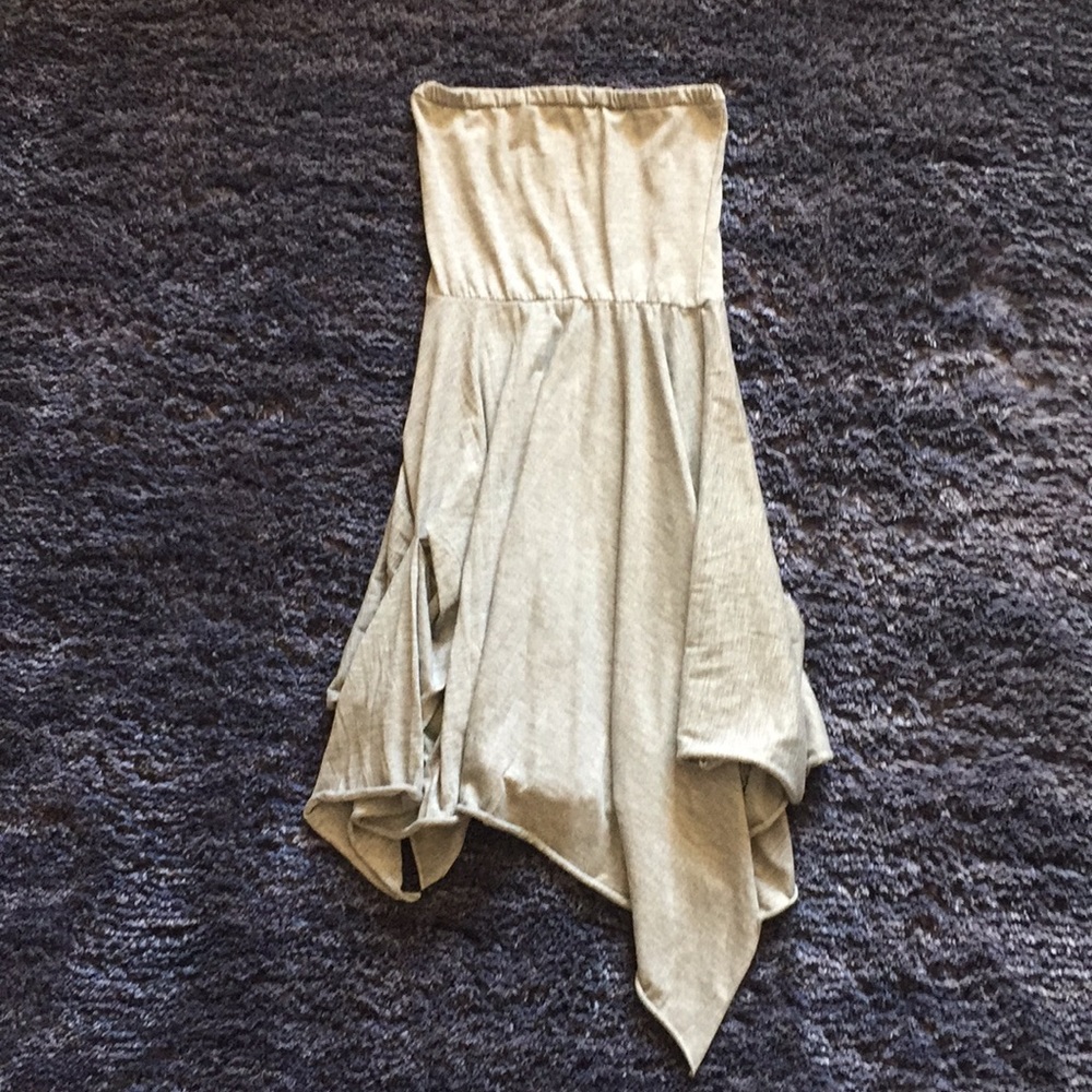 🔸Gray asymmetrical strapless dress